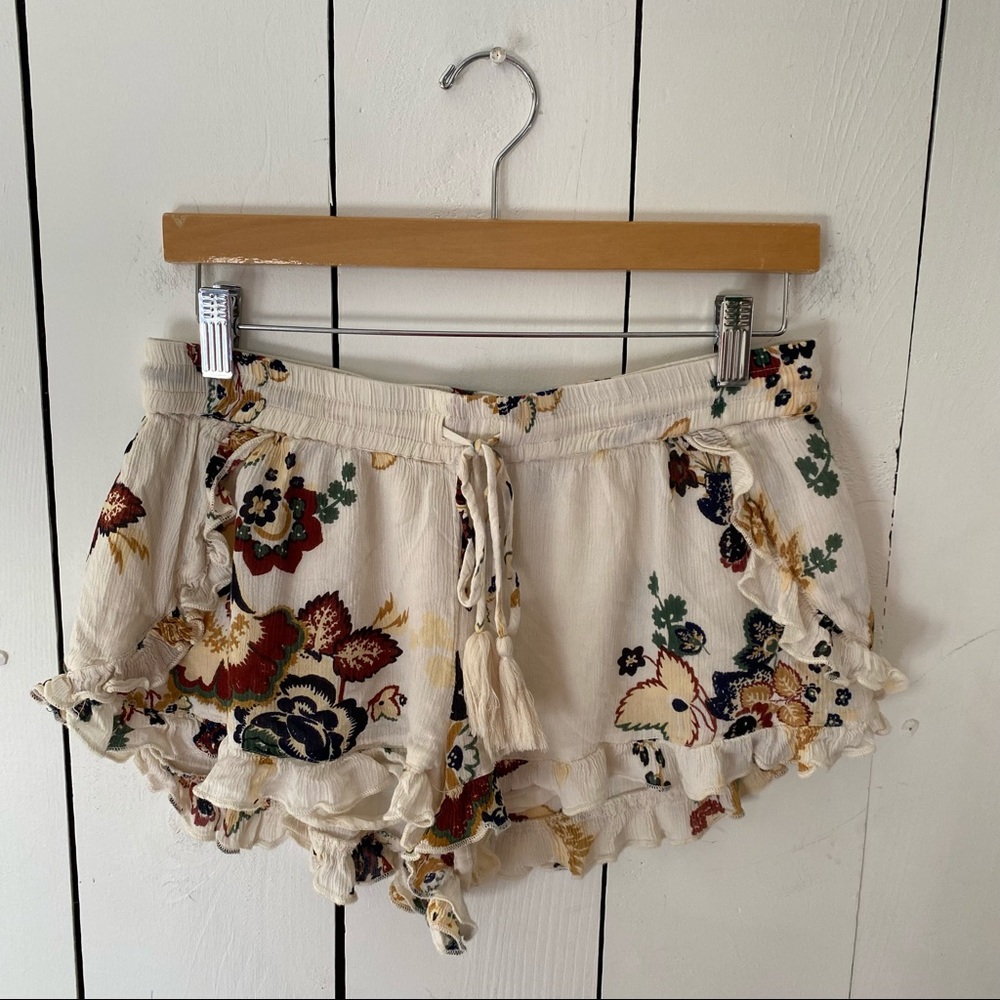 Floral flowy shorts